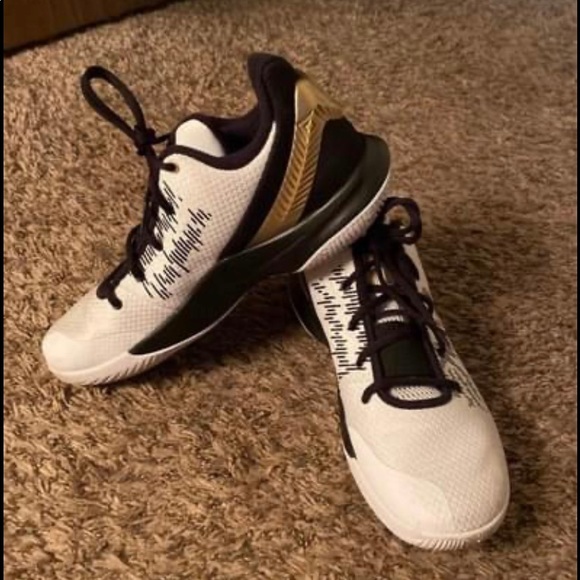 Nike Shoes - Nike, kyrie basketball, women’s size 10